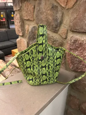 Purse green snakeskin faux leather no flaws thumbnail 2