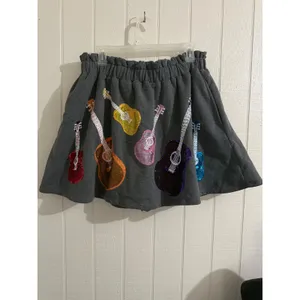 Queen of Sparkles Grey Sequin Guitar Sweatshirt Skort XL Music thumbnail 2