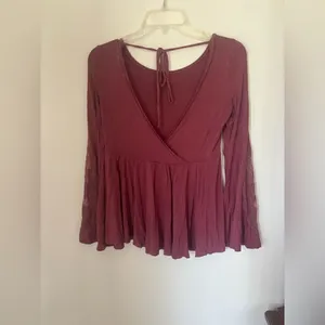 American Eagle Soft & Sexy Lace Sleeve Top Size XS Cutout Back thumbnail 13