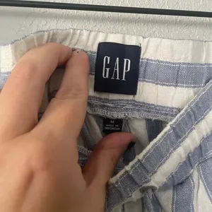 Gap blue and white striped shorts thumbnail 2
