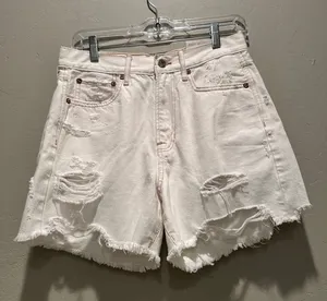 American Eagle 90s Boyfriend White Denim Shorts Distressed‎ Size 4 NWT thumbnail 1