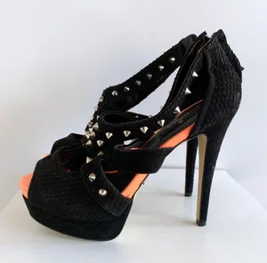 Janiko Designer Peeptoe Spiked Platform Heels Size 6 thumbnail 3