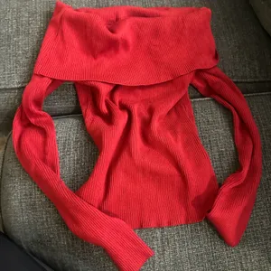 H&M Red Ribbed off the shoulder sweater thumbnail 1