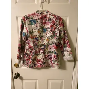 Beautiful Liz Claiborne floral blazer size small thumbnail 2