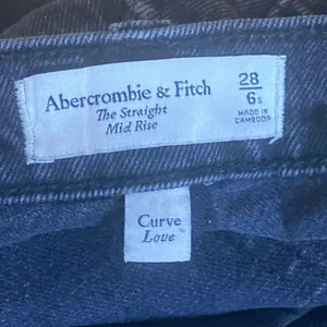Abercrombie & Fitch The Straight Mid Rise Black Relaxed Denim Jeans Size 28 thumbnail 5