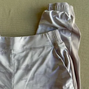 Athleta Brooklyn Lined Pink Camo Jogger Pant thumbnail 3