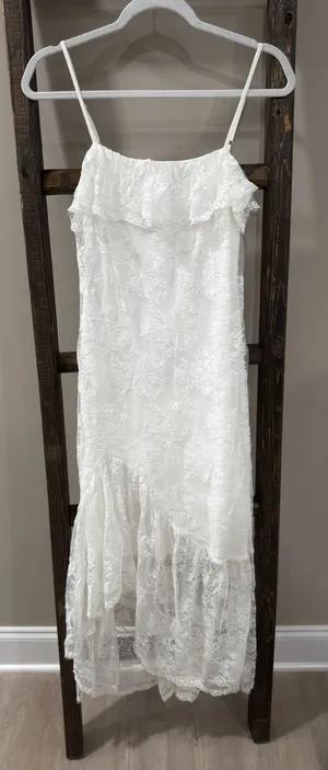 Storia White Lace Asymmetrical Maxi Dress thumbnail 1