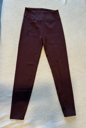Skims Nike leggings thumbnail 1