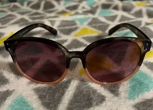 Glasses thumbnail 1