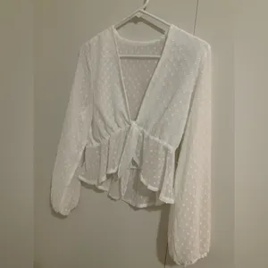 V-neck Tie Front Long Sleeve Crop Chiffon Blouse thumbnail 2