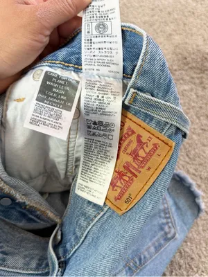 Levi’s Women’s 501 Original Fit High Rise Jean Short Distressed in Med Wash 24 thumbnail 6