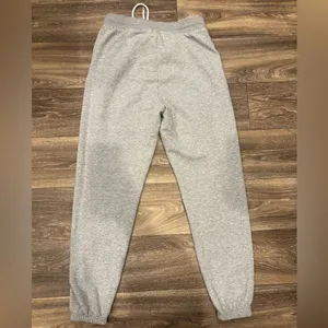 Aritzia Sunday Best Light Gray Joggers thumbnail 3