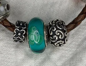 ʕ·ᴥ·ʔ Authentic Retired Pandora Captivating Green Floral Murano Glass Charm 925 thumbnail 1