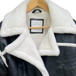 Hollister Cropped Moto Jacket S Black Vegan Leather Faux Fur Sherpa Lined Y2K thumbnail 4