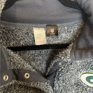 NFL Greenbay Packers Gray Fleece Pullover thumbnail 4