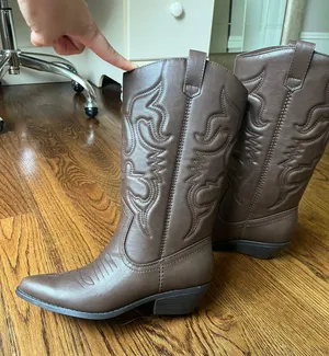 Brown Cowgirl Boots thumbnail 3