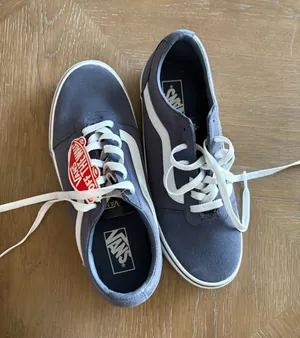Vans Old Skool in Gray and White thumbnail 1