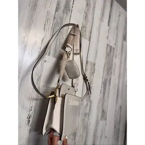 Steve Madden Cream Crossbody Bag Logo Strap Multi Compartment Purse thumbnail 8