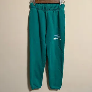 Set Active Half Zip Sweater & Sweatpants Matching Set in Palm Green- Size Small thumbnail 4