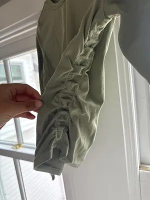 Lululemon Top thumbnail 2