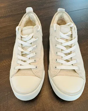 UGG Evera Cream Color Canvas Sheepskin Lined Sneakers Womens Size 6.5 Shoes thumbnail 1