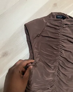 Naked Wardrobe NEW Women XS Espresso Brown Ruched Sleeveless Top Minimalist Chic thumbnail 4