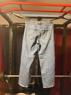 Old Navy Mid-Rise Boyfriend Loose Jeans thumbnail 2