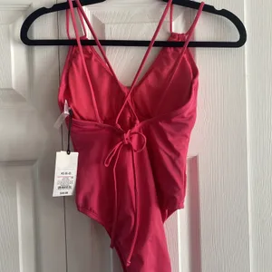 Shade & Shore One Piece Swimsuit Womens Size XS Pink Strappy High Leg Ribbed NEW thumbnail 3