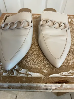 Steve Madden Cream Pointed Chain -Trim Mule. Size 11 thumbnail 6