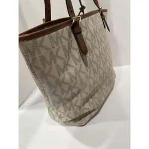 Michael Kors Jet Set Travel Tote - Vanilla MD tote Hang Tag Logo thumbnail 7