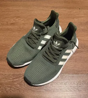 Adidas Women’s Sneakers thumbnail 1