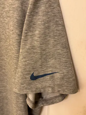 Detroit Lions Player’s Trunk NFL Training Team Issued Gray Nike Casual T-Shirt thumbnail 4