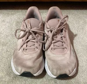 Nike Pink Tennis Shoes thumbnail 2