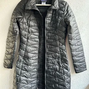 Patagonia Women's Black Puffer Coat thumbnail 9