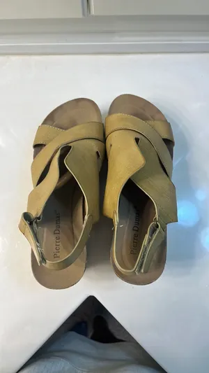 Pierre Dumas wedges  thumbnail 2
