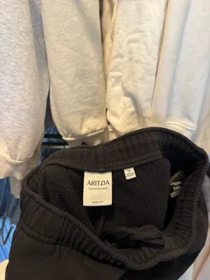 Aritzia Mega Sweatpants thumbnail 3