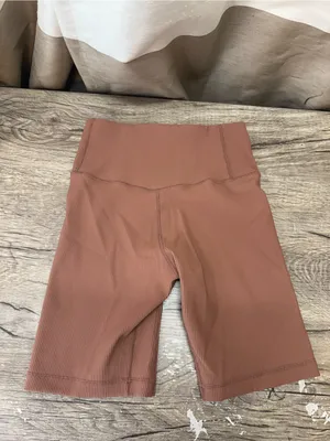 CREAM YOGA HARPER ROSE TAUPE BIKER‎ SHORTS 8" size small thumbnail 2