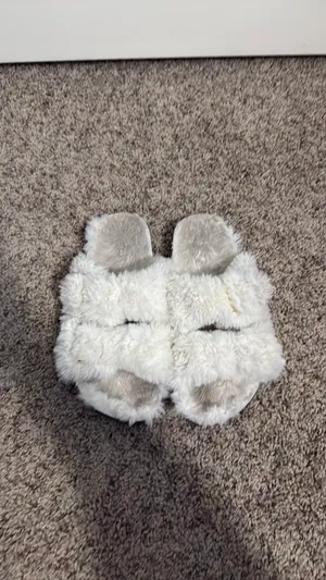 Slippers White Size 7 thumbnail 2