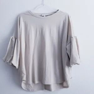 Kaye Bubble Sleeve Short Sleeve Scoop Blouse thumbnail 2