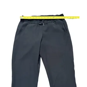 Lululemon On The Fly Woven Pants Women's Size 8 Black 28"‎ Inseam Wrinkle Free thumbnail 4