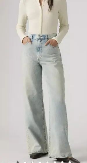 New 29x31 LEVI’S CINCH BAGGY WOMEN'S JEANS A Little Hazy - Light Wash thumbnail 1
