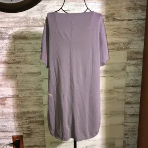 Lululemon lavender purple top slit sides active wear everyday wear size …​​ thumbnail 4