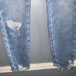 American Eagle Next Level Stretch Crop Jegging Distressed Ripped Blue Jeans 10 thumbnail 7
