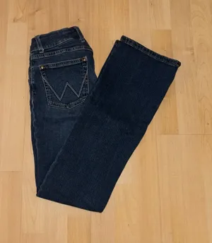 Wrangler Women's Retro Mae Bootcut Jeans thumbnail 1