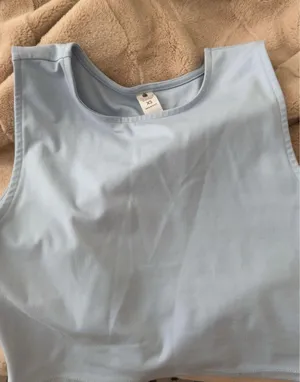 Yogalicious top thumbnail 3