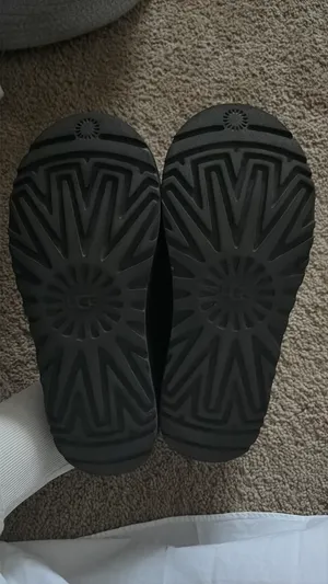 UGG Slippers thumbnail 2
