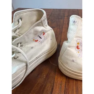 Converse Chuck Taylor All‎ Star High Top Butterfly Embroidered Cream A05979C 8.5 thumbnail 3