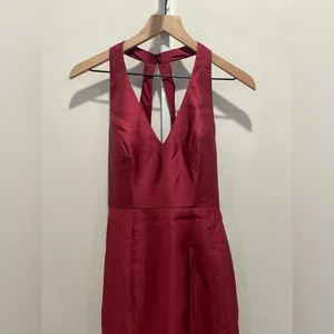 Alfred Sung V-Neck Halter Satin Trumpet Gown in‎ Burgundy Size 2 thumbnail 4