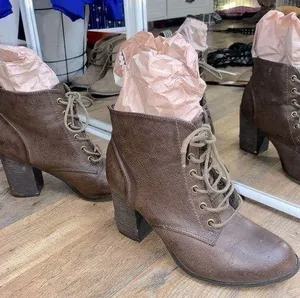 Heeled boots Size 7.5 thumbnail 1