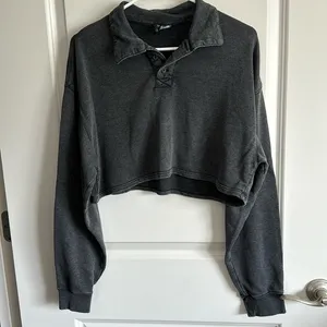 H&M Collared oversized cropped sweatshirt thumbnail 1